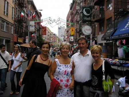 Italians in Little Italy ( NY)