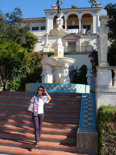 Paola in the Hearst Castle